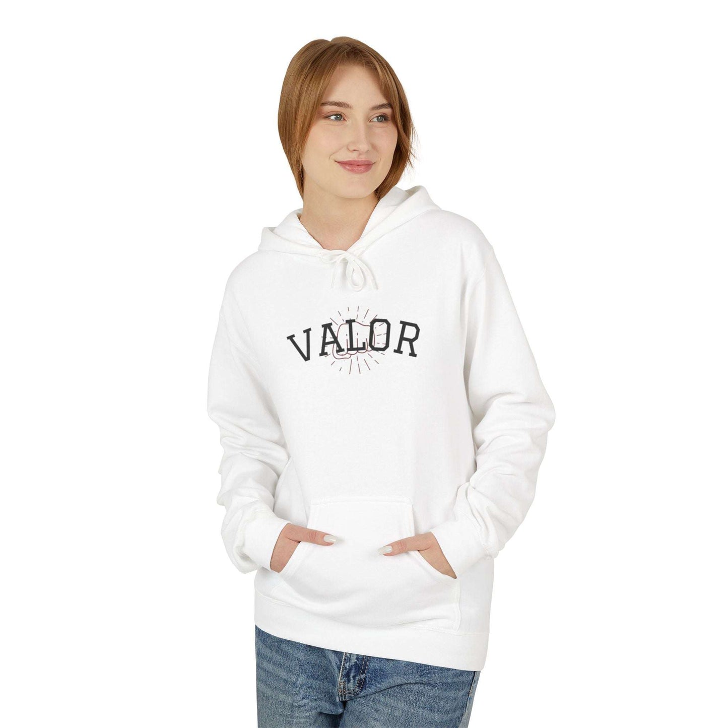 Pull a capuche VALOR – Essential Drop blanc porter par un sportif