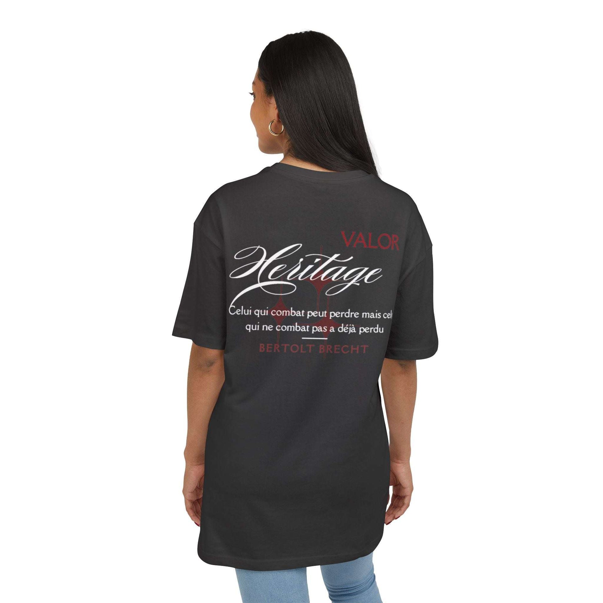 tee shirt oversize VALOR – Héritage noir porter par un sportif