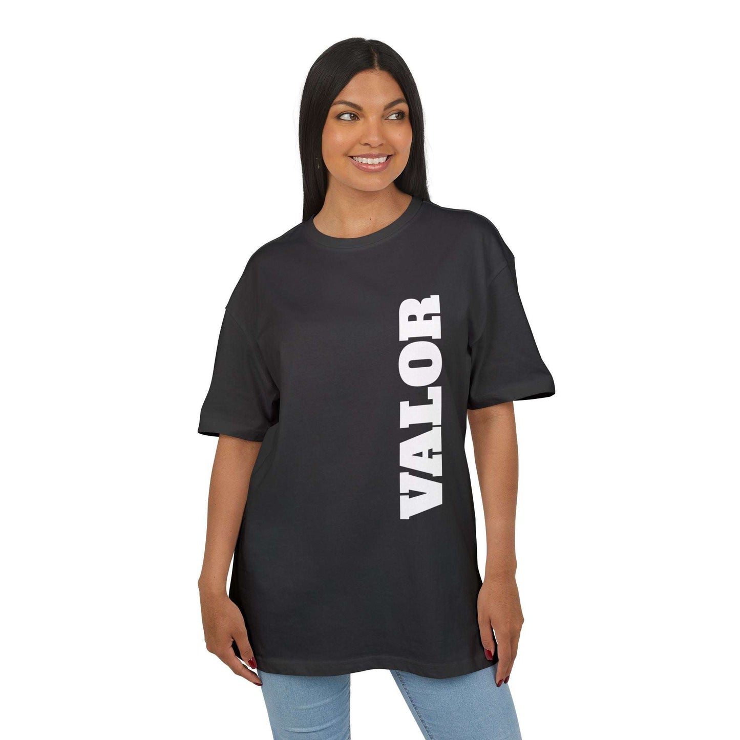 Tee shirt Oversize VALOR – Ascension noir porter par un sportif