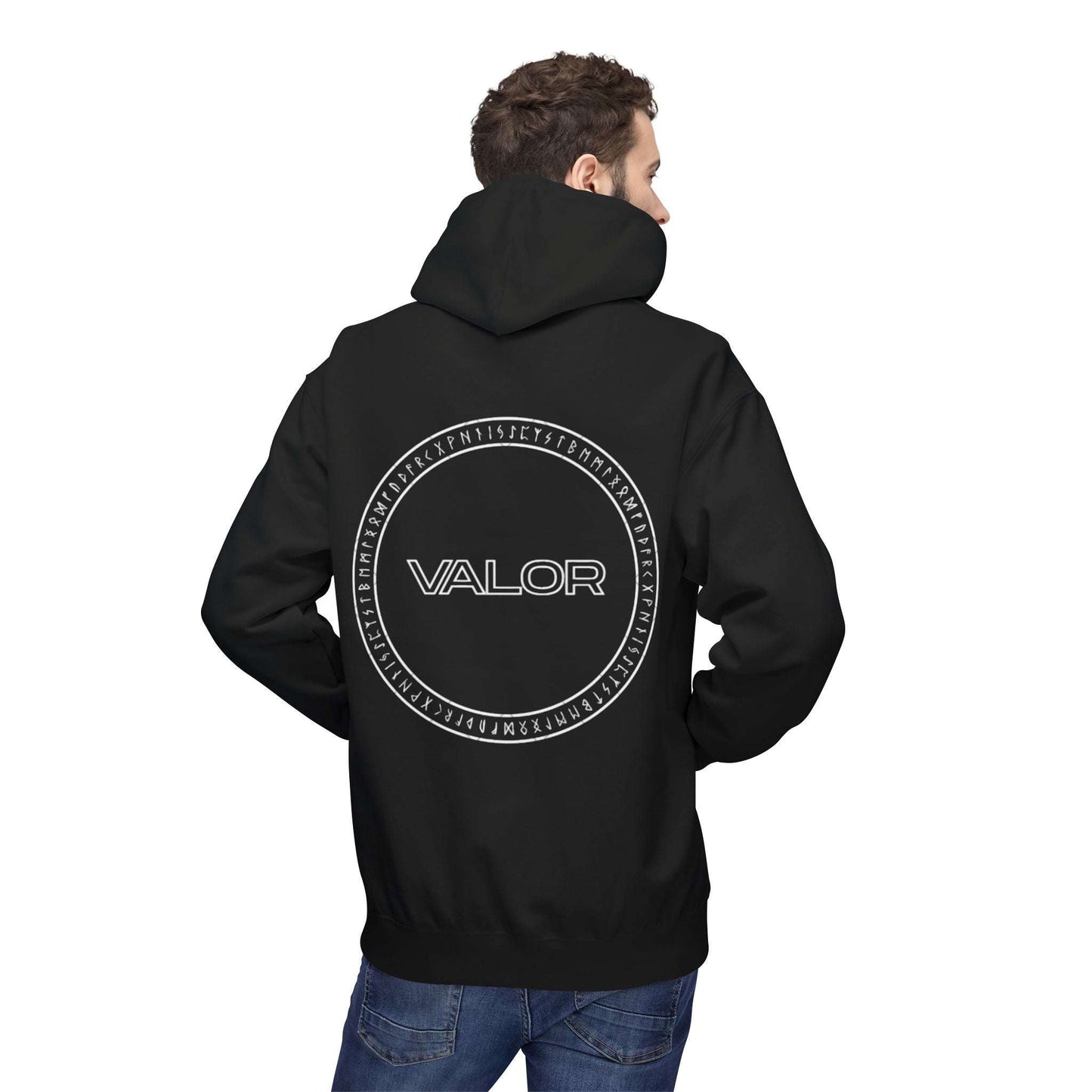 Hoodies VALOR – Runic Circle noir a capuche porter par un sportif