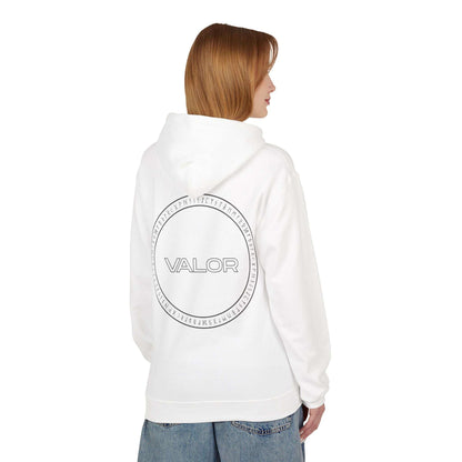 Hoodies VALOR – Runic Circle blanc a capuche porter par un sportif
