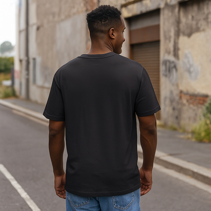 Tee-shirt Le VALOR – Global Unity noir en coton premium avec design minimaliste et globe stylisé sur la poitrine.