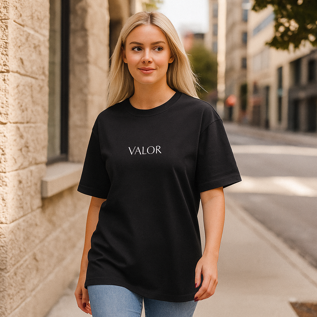 T-shirt noir VALOR – Crown of Pain avec imprimé couronne d’épines métallique symbolisant la force et la douleur transcendée.