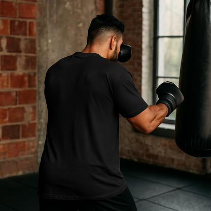 T-shirt noir VALOR – Bold Statement avec logo noir audacieux, coupe droite en coton premium pour un style urbain et sportif.