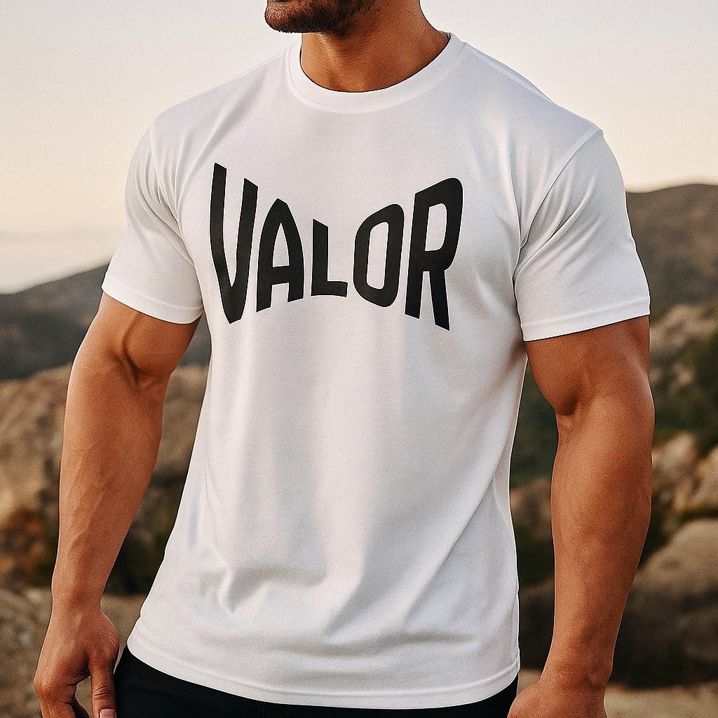 T-shirt blanc VALOR – Bold Statement avec logo noir audacieux, coupe droite en coton premium pour un style urbain et sportif.