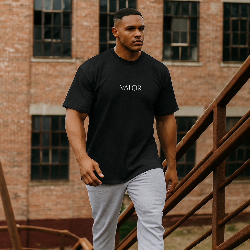 T-shirt noir VALOR – Thorns en coton avec motif couronne d’épines futuriste au dos, symbole de résilience et force.